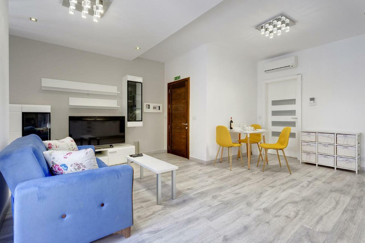 Splendid Apartment, Steps Away From The Sea Sliema Kültér fotó